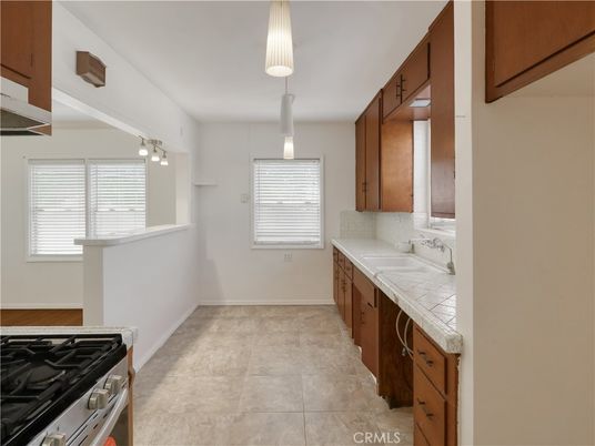 Interior, Kitchen, Pendant Lights, Tile Countertops