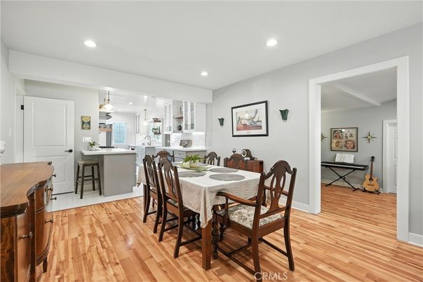 Dining room, Interior, Kitchen, Pendant Lights, Recessed Lighting, Wood Texture Flooring