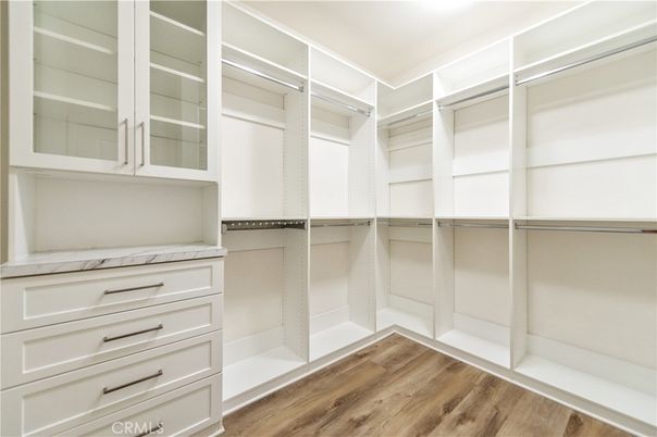 Interior, Walk-in Closets, Wood Texture Flooring