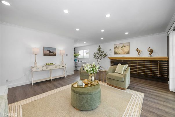 Interior, Recessed Lighting, Wood Texture Flooring