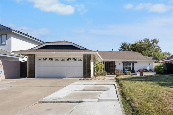Attached, Exterior, Facade, Brick Facade, Ranch