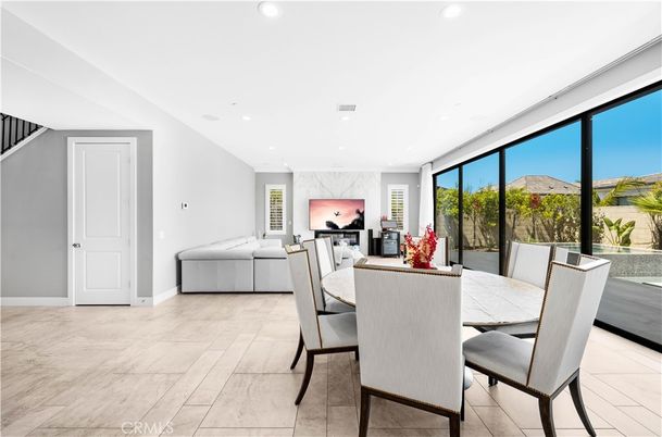 Dining room, Interior, Living room, Marble Walls, Recessed Lighting