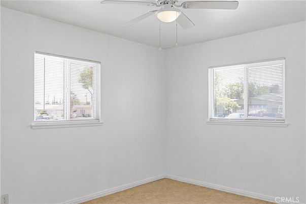 Empty room, Interior