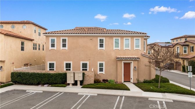 Exterior, Facade, Mediterranean