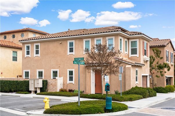 Exterior, Facade, Mediterranean