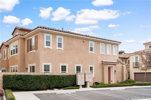 Attached, Exterior, Facade, Mediterranean