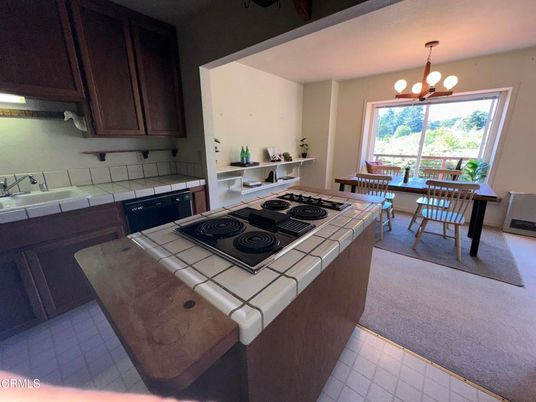 Chandelier, Dining room, Interior, Kitchen, Tile Countertops