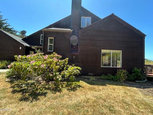 Exterior, Facade, Log Home