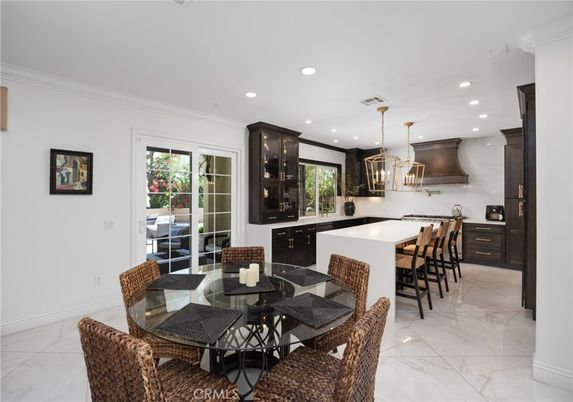 Chandelier, Dining room, Interior, Kitchen, Marble, Pendant Lights, Recessed Lighting