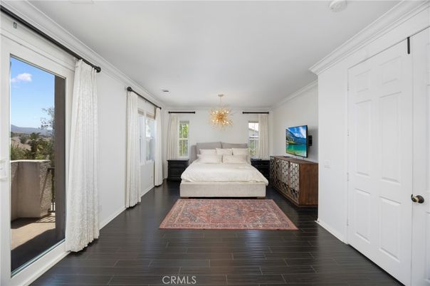 Bedroom, Chandelier, Interior, Pendant Lights, Wood Texture Flooring