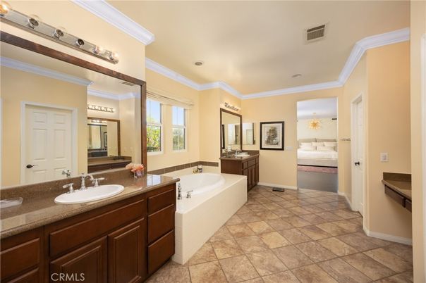 Bathroom, Bedroom, Dual Sink Vanities, Interior, Recessed Lighting