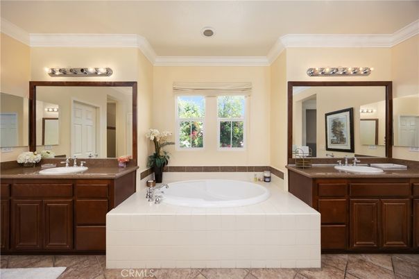 Bathroom, Dual Sink Vanities, Interior