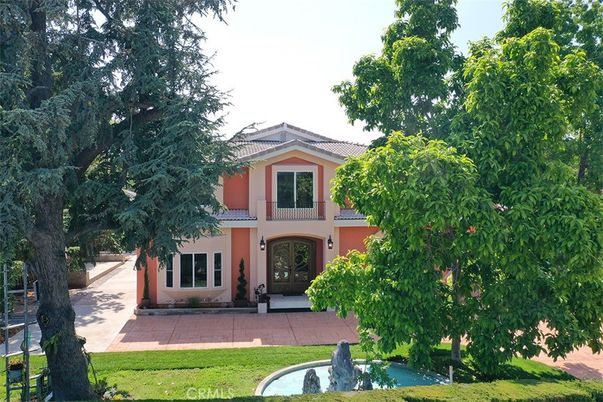 Exterior, Facade, Mediterranean