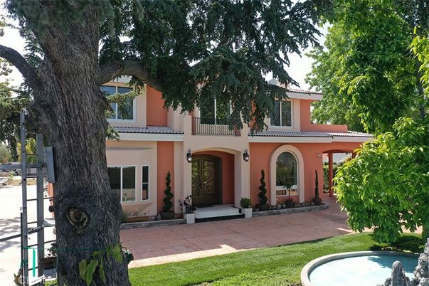 Exterior, Facade, Mediterranean