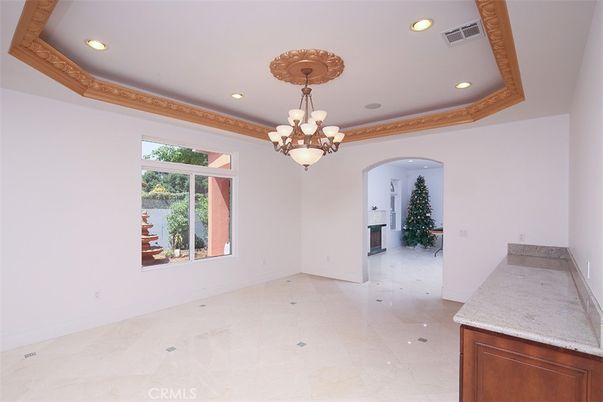 Chandelier, Empty room, Interior, Recessed Lighting