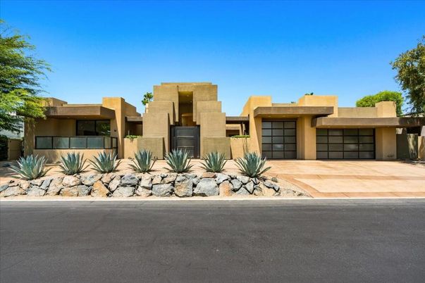 Attached, Exterior, Facade, Modern