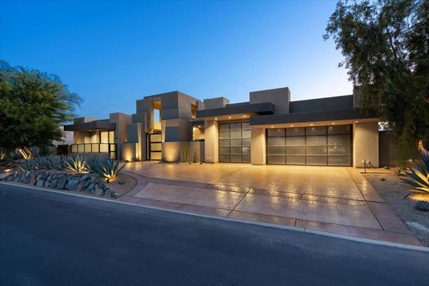 Attached, Exterior, Facade, Modern