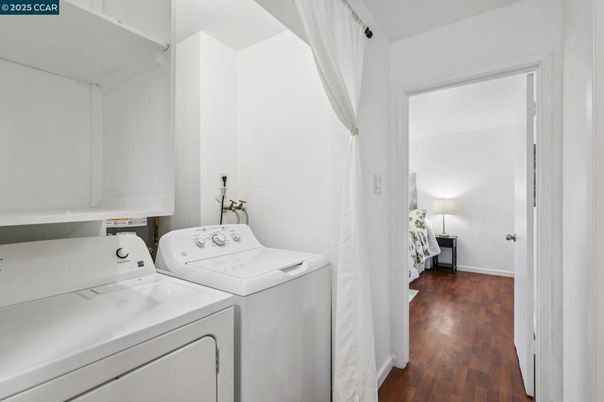 Interior, Utility Closets, Washer, Wood Texture Flooring