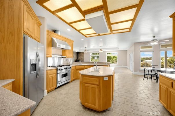 Dining room, Interior, Kitchen, Recessed Lighting, Stainless Steel Appliances
