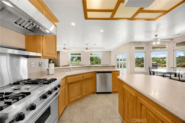 Dining room, Interior, Kitchen, Recessed Lighting, Stainless Steel Appliances