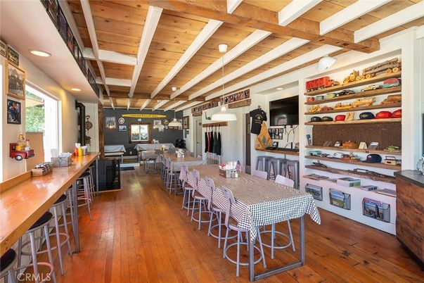 Dining room, Interior, Pendant Lights, Recessed Lighting, Wooden Beams, Wooden Ceilings, Wood Texture Flooring