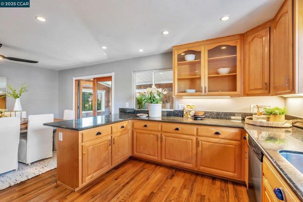 Dining room, Interior, Kitchen, Recessed Lighting, Wood Texture Flooring