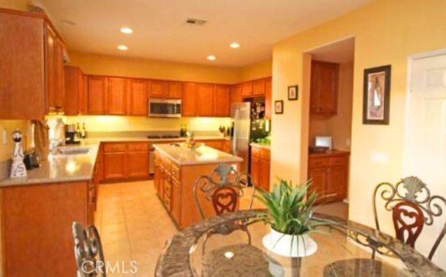 Dining room, Interior, Kitchen, Recessed Lighting, Stainless Steel Appliances
