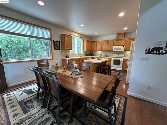 Dining room, Interior, Kitchen, Recessed Lighting, Wood Texture Flooring