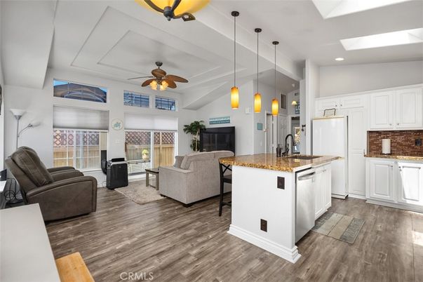 Interior, Kitchen, Living room, Pendant Lights, Recessed Lighting, Wood Texture Flooring