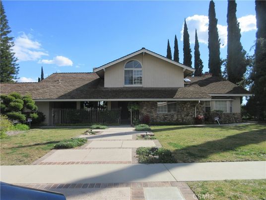 Backyard, Exterior, Facade, Ranch