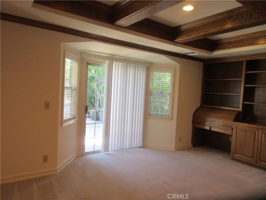 Empty room, Interior, Recessed Lighting, Wooden Beams