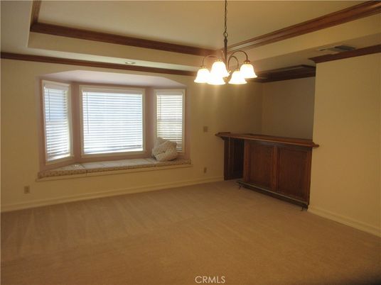 Chandelier, Empty room, Interior, Pendant Lights