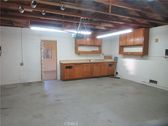 Empty room, Interior, Wooden Beams