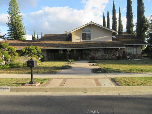 Exterior, Facade, Ranch