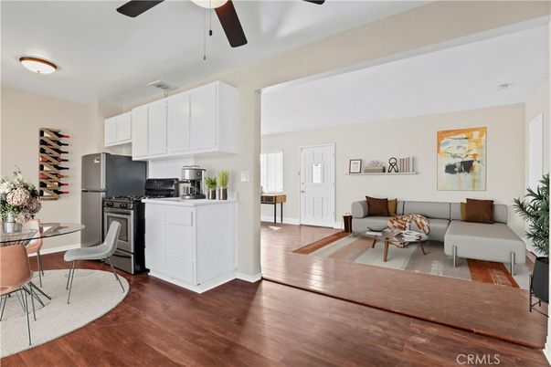 Dining room, Interior, Kitchen, Living room, Stainless Steel Appliances, Wood Texture Flooring