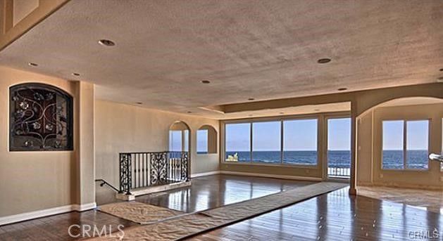 Empty room, Interior, Recessed Lighting, Water, Wood Texture Flooring