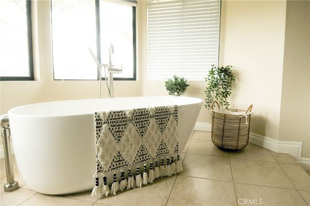 Bathroom, Free Standing Baths, Interior