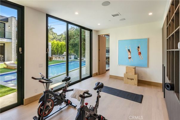 Fitness Equipment, Interior, Recessed Lighting, Wood Texture Flooring