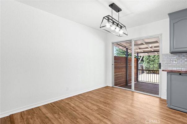 Empty room, Interior, Pendant Lights, Wood Texture Flooring