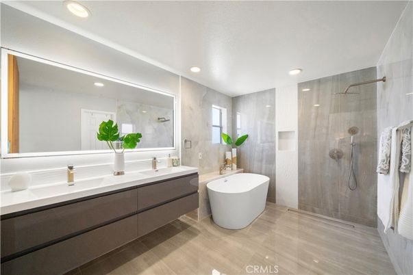 Bathroom, Dual Sink Vanities, Free Standing Baths, Glass Shower, Interior, Recessed Lighting