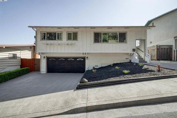 Attached, Exterior, Facade, Raised Ranch