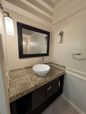 Bathroom, Interior, Tile Countertops