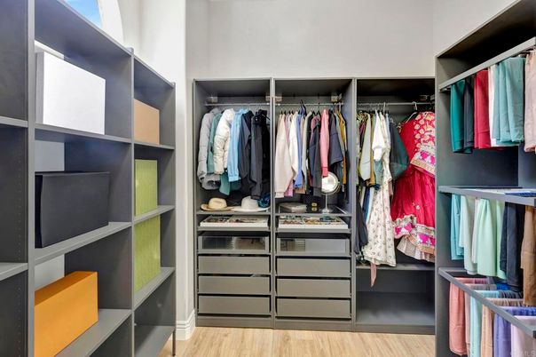 Interior, Walk-in Closets, Wood Texture Flooring