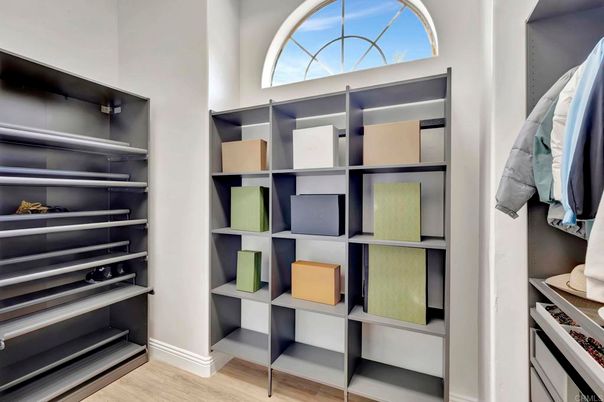 Interior, Walk-in Closets, Wood Texture Flooring