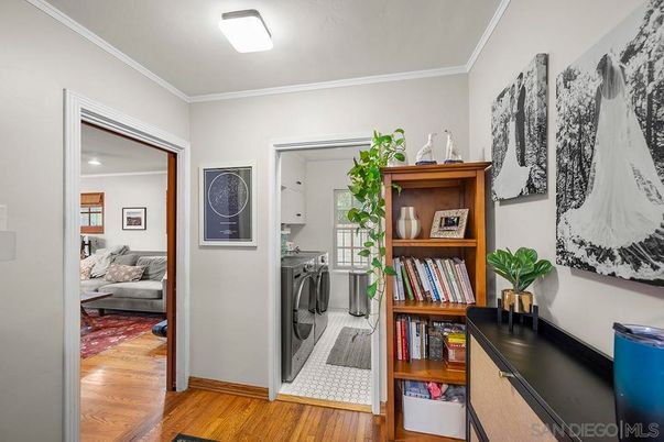 Interior, Washer, Wood Texture Flooring
