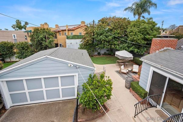 Detached Garage, Exterior