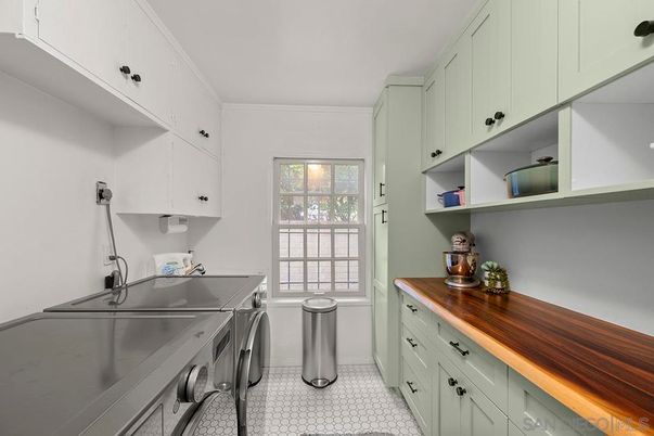 Interior, Washer