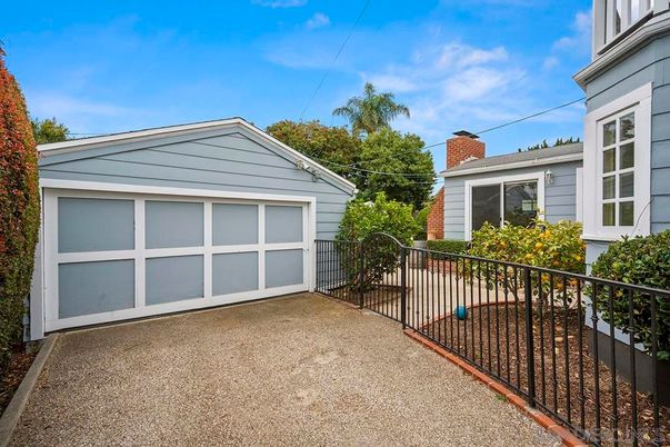 Detached Garage, Exterior