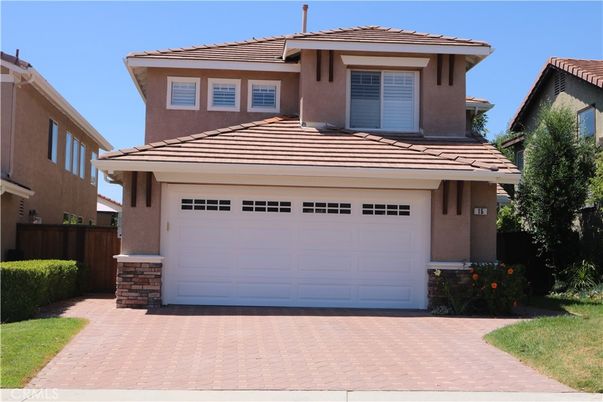 Attached, Exterior, Facade, Mediterranean