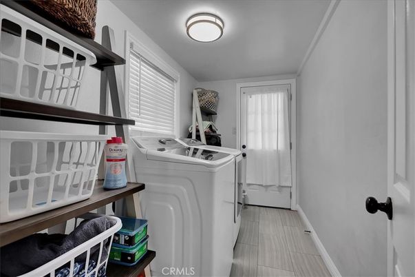 Interior, Washer